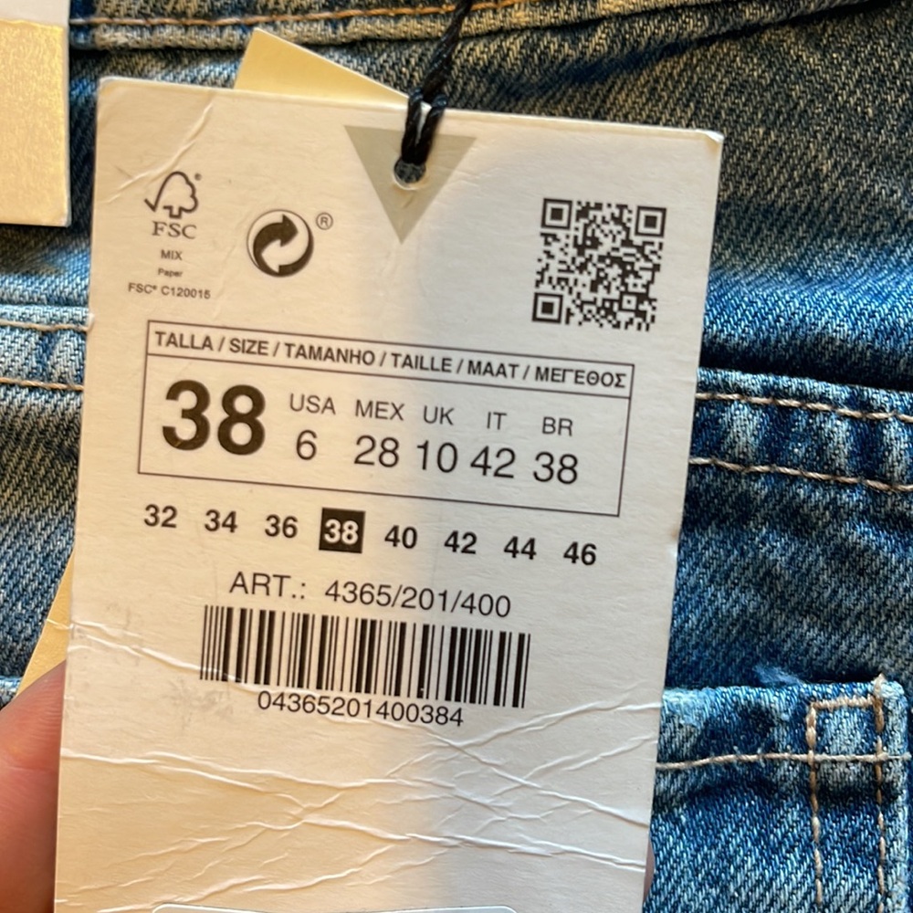 Zara Blue Distressed Jean Shorts - Picture 4 of 4